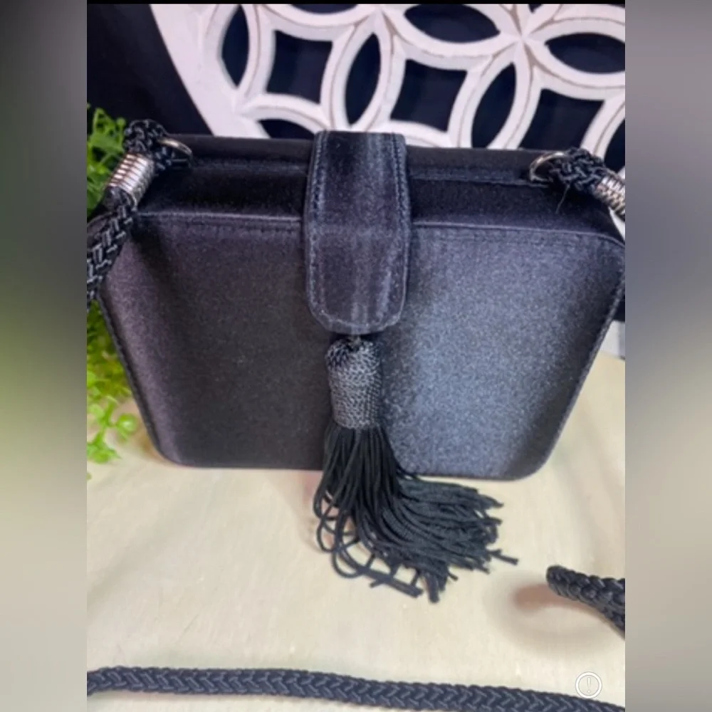 Jessica McClintock Black Crossbody Bag with‎ Tassel